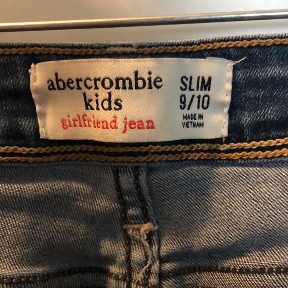 Abercrombie Kids Girls’ Girlfriend Jean - Picture 4 of 4